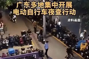 奥斯卡社媒晒与武磊庆祝进球合影：加油上海海港